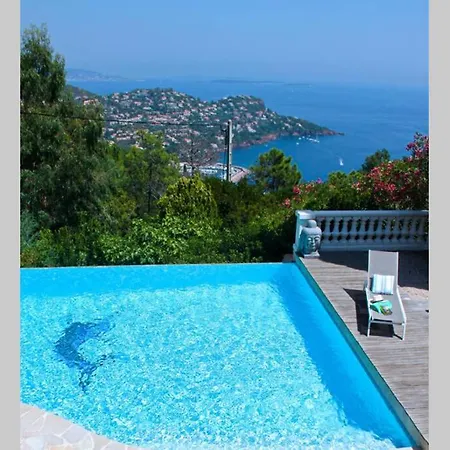 4 Bed 4 Bath Villa W Sea Views & Infinity Pool Villa Saint-Raphael (Var)