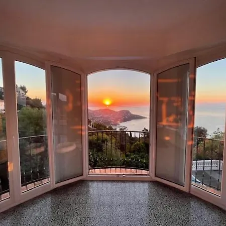 4 Bed 4 Bath Villa W Sea Views & Infinity Pool Villa Saint-Raphael (Var)