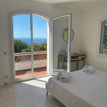 4 Bed 4 Bath Villa W Sea Views & Infinity Pool וילה *